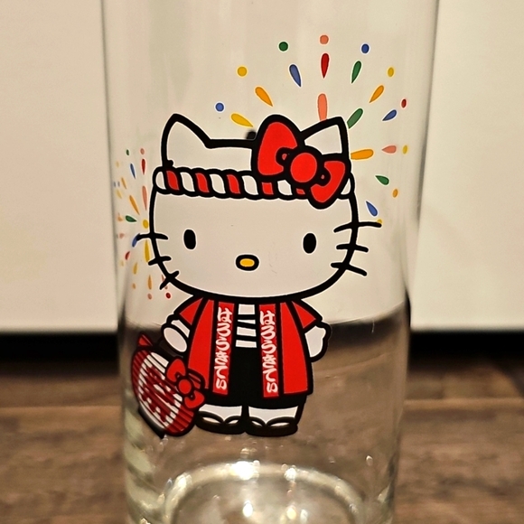 Hello Kitty Omatsuri Sanrio Glass Set (2 Glasses) with Colorful Design - Picture 5 of 6